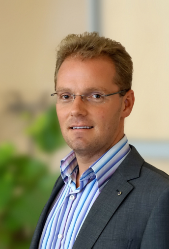 Dr. Christoph Benda Dr. Christoph Benda